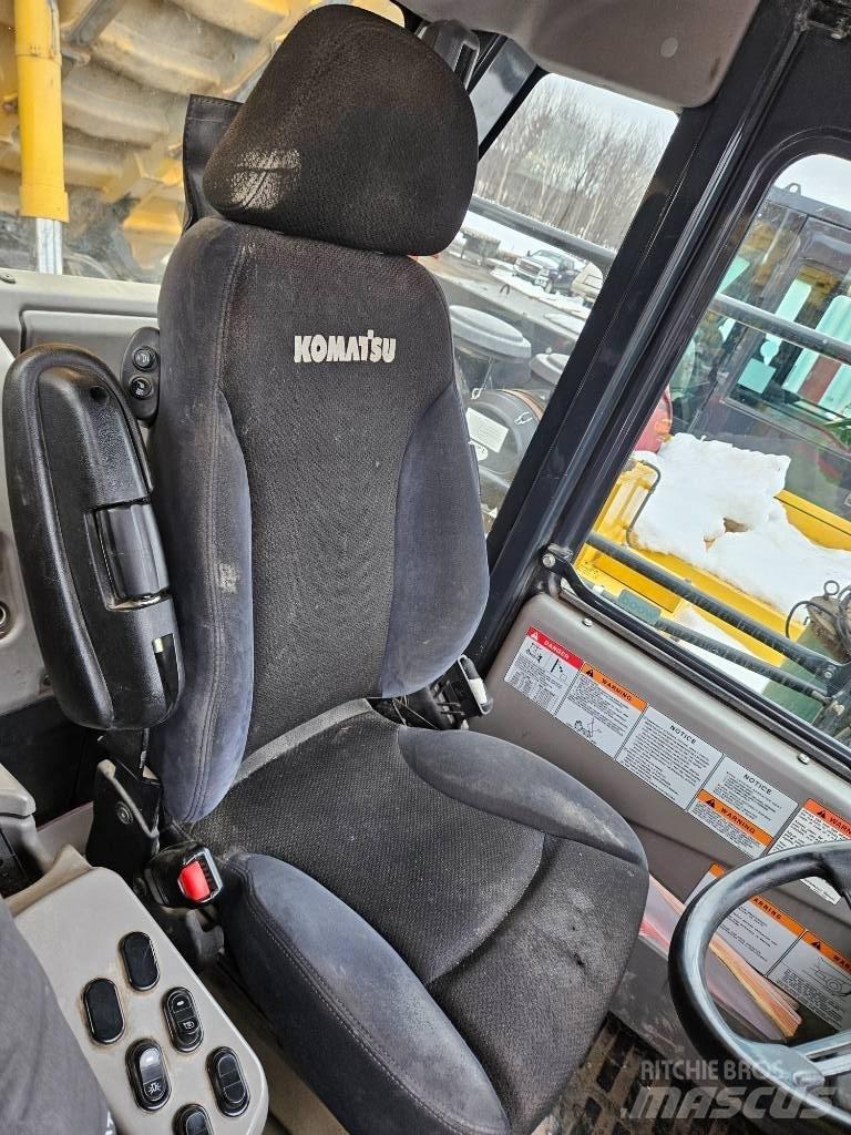 Komatsu HD465-8 Ne cestni demperji