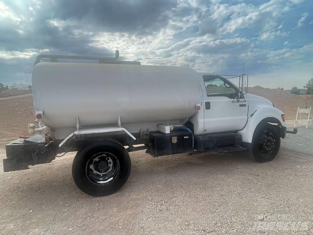 Ford F 750 XLT Tovornjaki za vodo