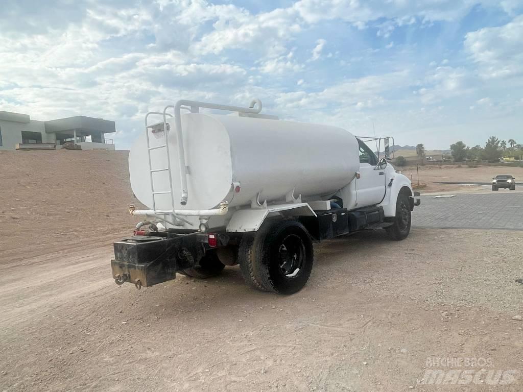 Ford F 750 XLT Tovornjaki za vodo