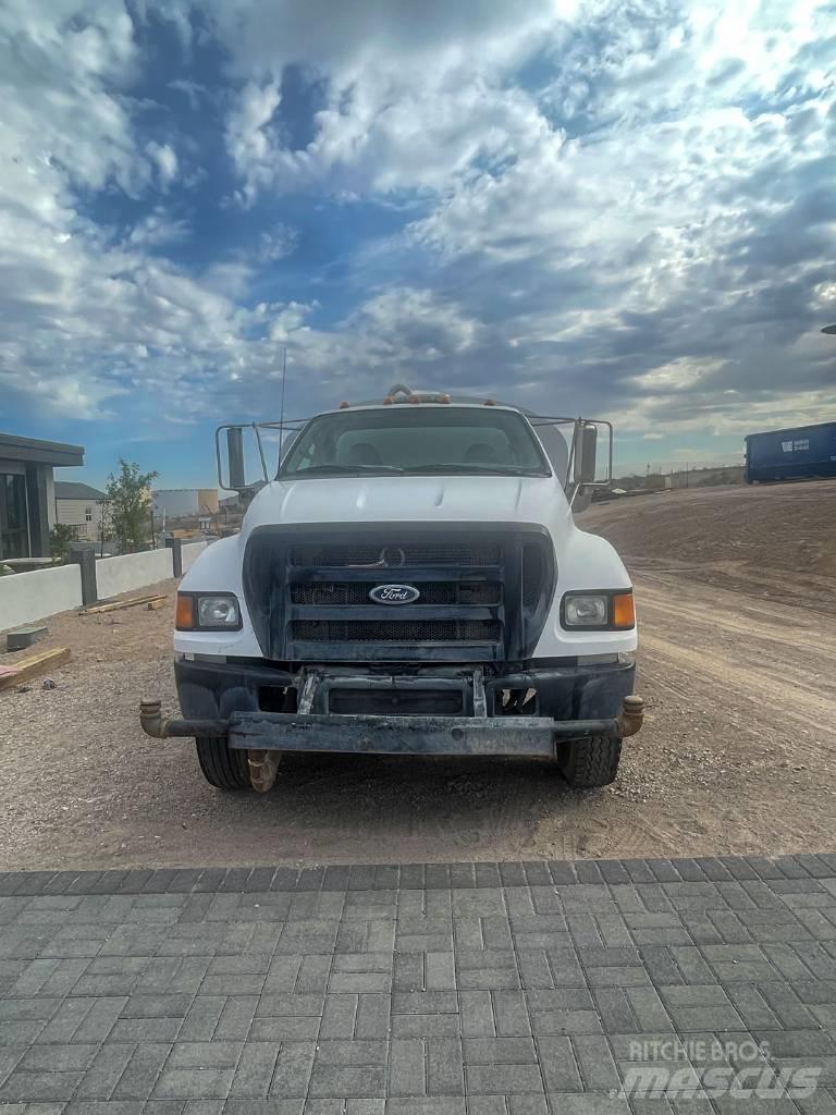 Ford F 750 XLT Tovornjaki za vodo