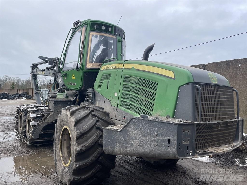 John Deere 1070G Harvesterji