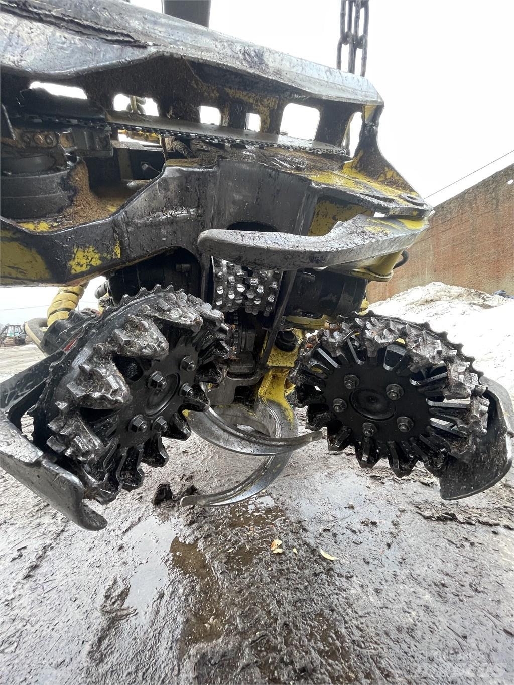 John Deere 1070G Harvesterji
