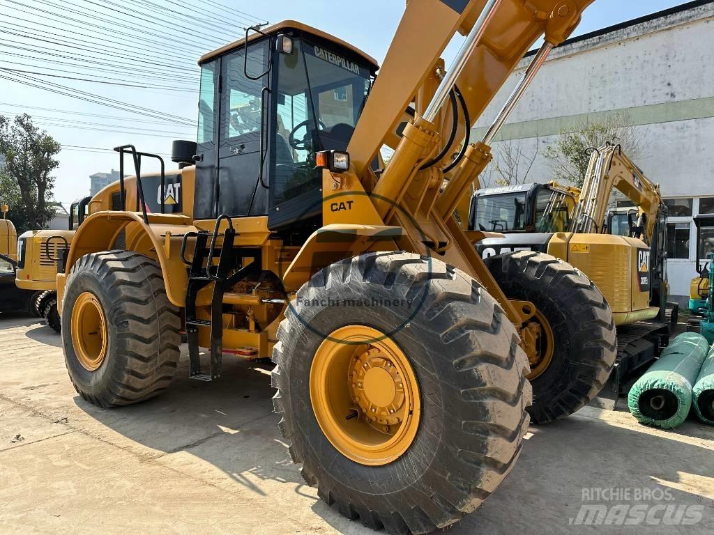 CAT 966 Kolesni nakladalci