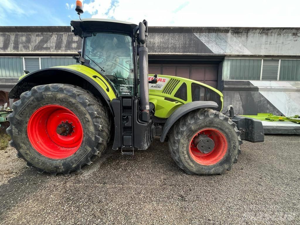 CLAAS Axion 810 Traktorji
