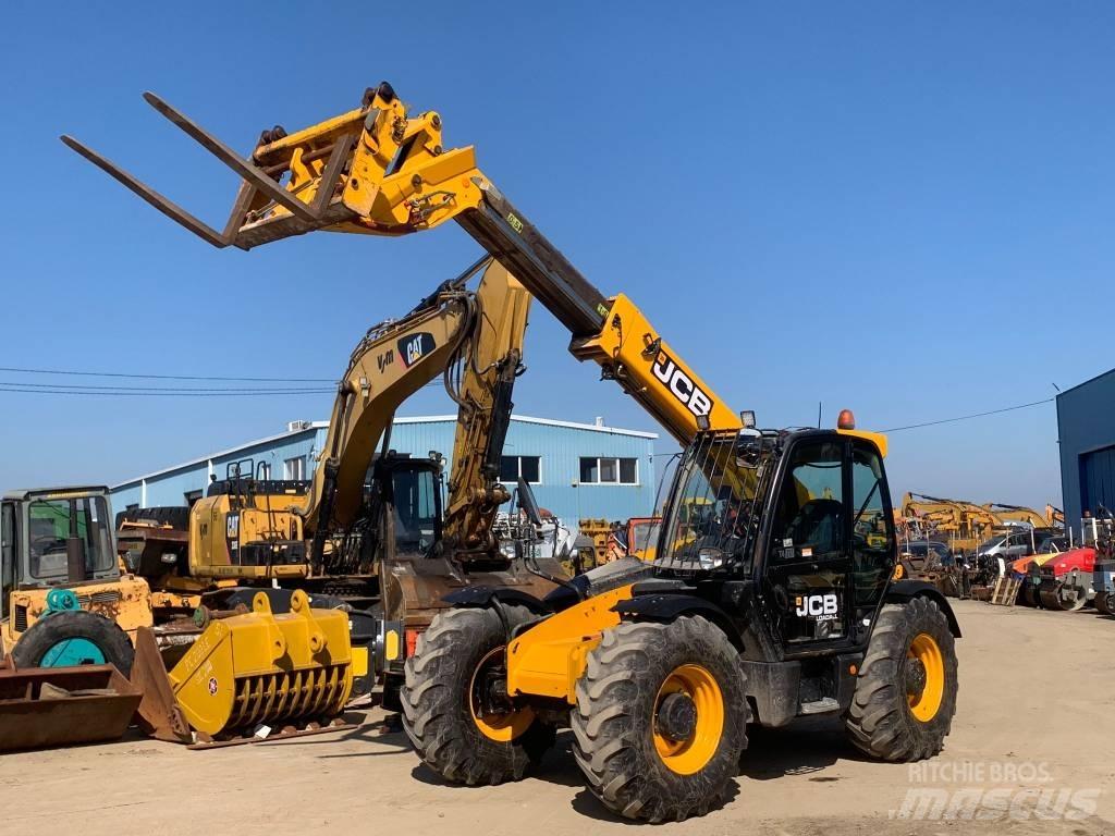 JCB 531-70 Kmetijski teleskopski nakladalci