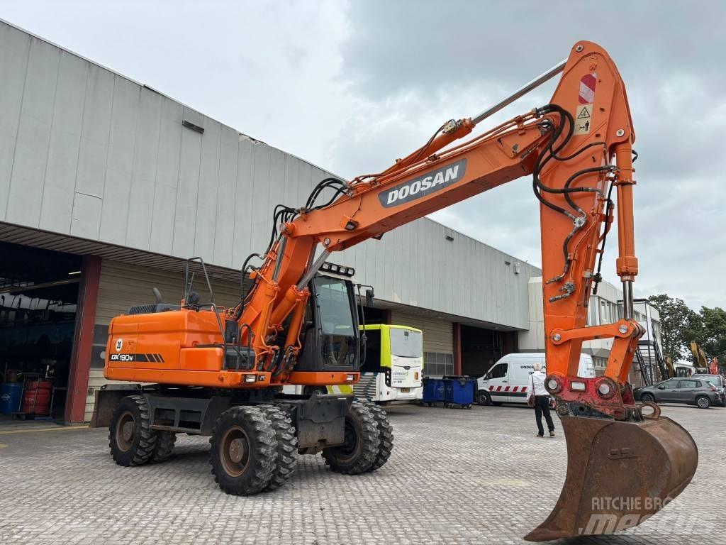 Doosan DX 190 W Bagri na kolesih