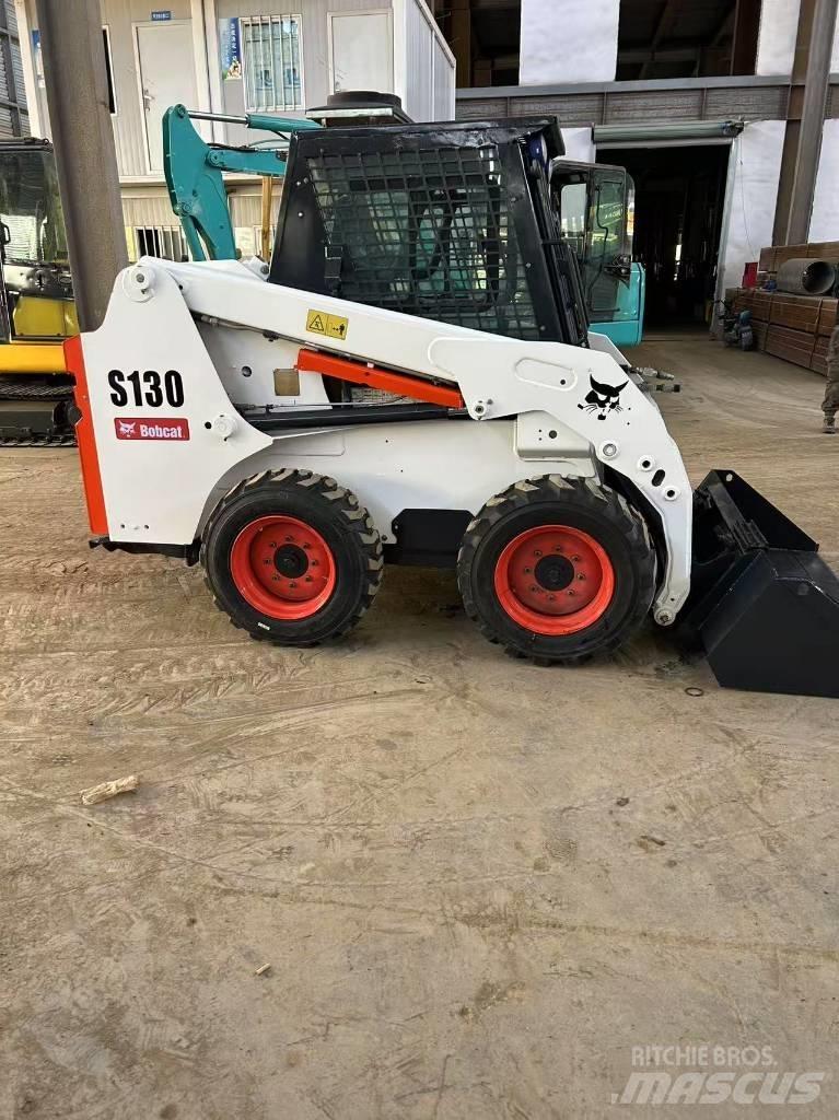 Bobcat S130 Skid steer mini nakladalci