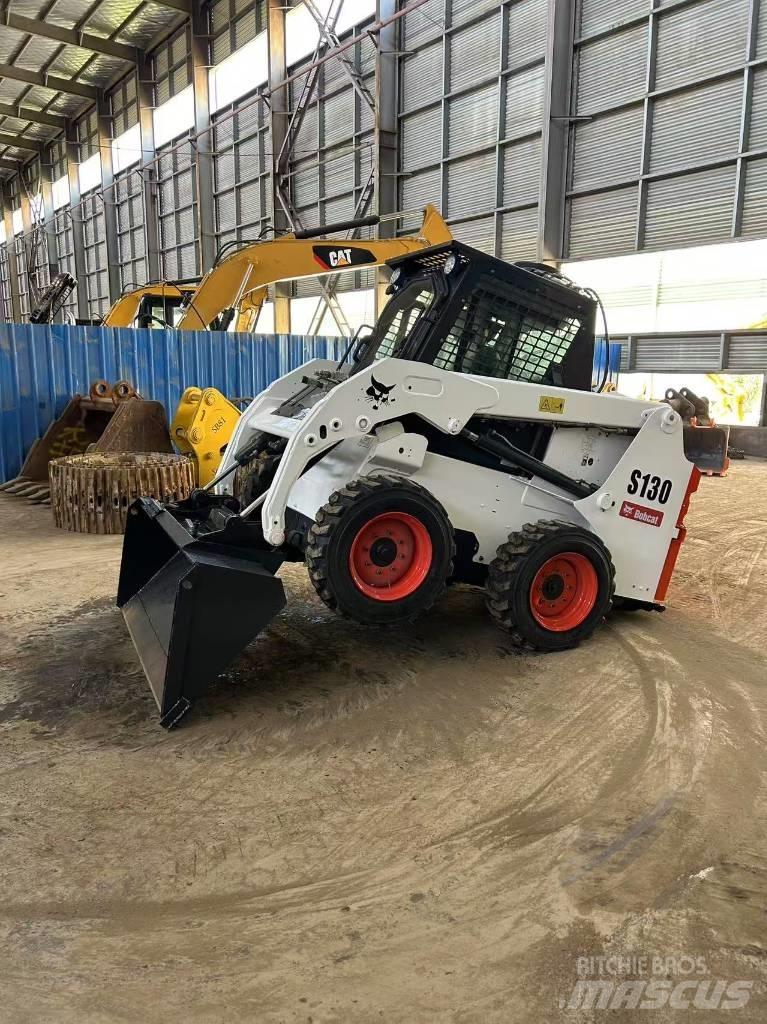 Bobcat S130 Skid steer mini nakladalci
