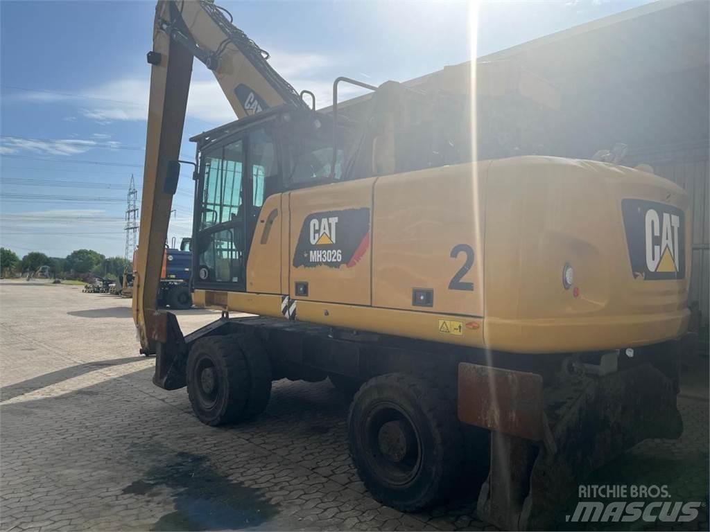CAT MH3026 Bagri na kolesih