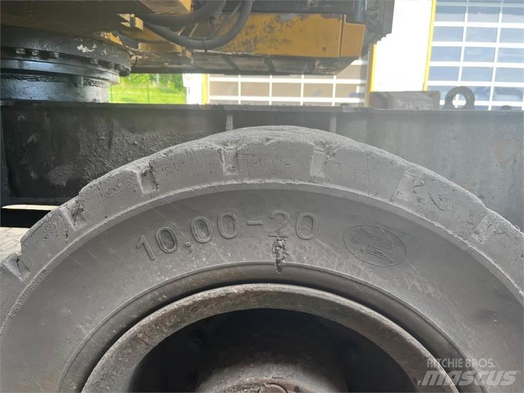 CAT MH3026 Bagri na kolesih