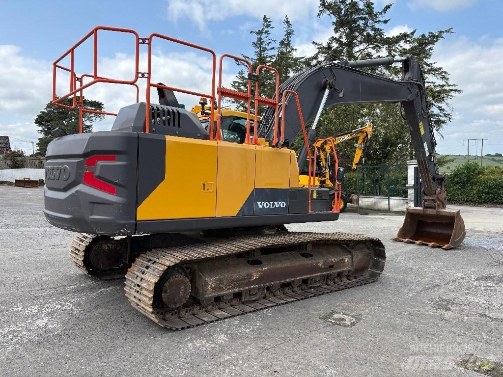 Volvo EC 200 Bagri goseničarji