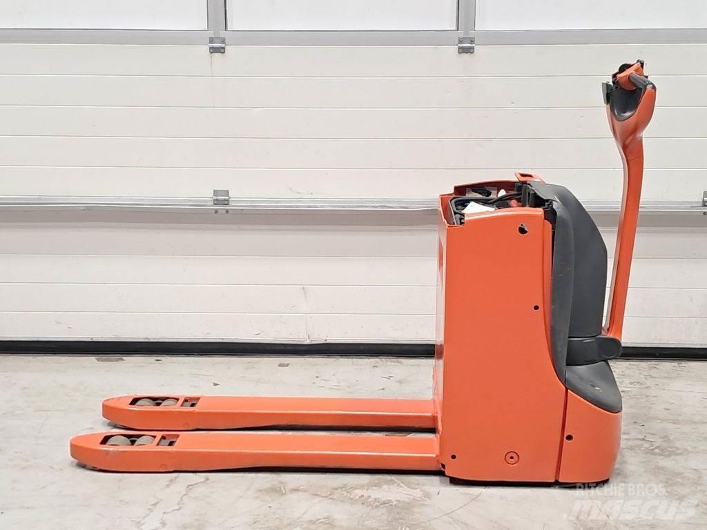 Linde T16 Električni nizko dvižni viličar