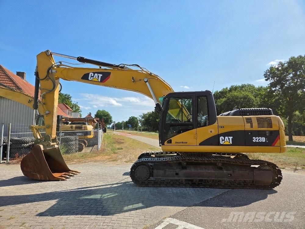 CAT 323DL Bagri goseničarji