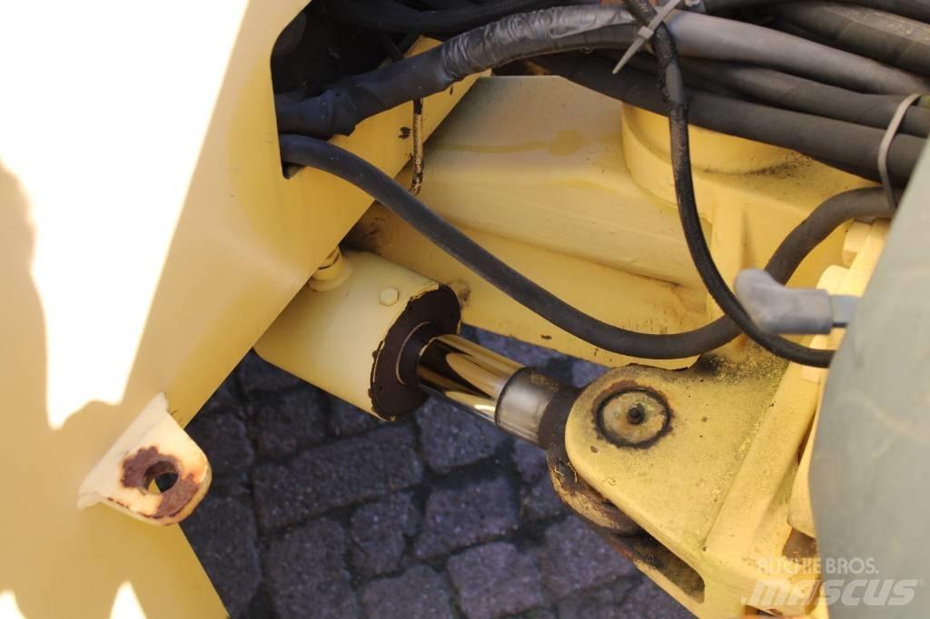 Bomag BW 144 AC-2 Dvojni valjarji