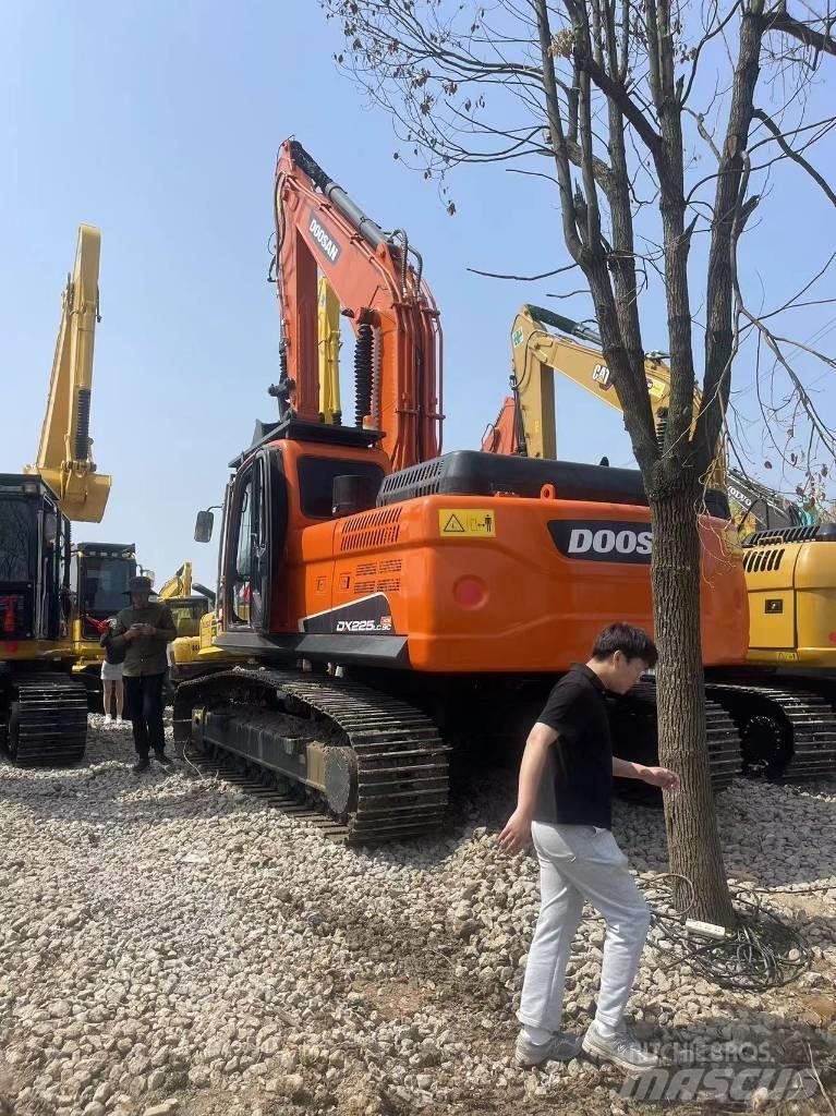 Doosan DX 225LC-9C Bagri goseničarji