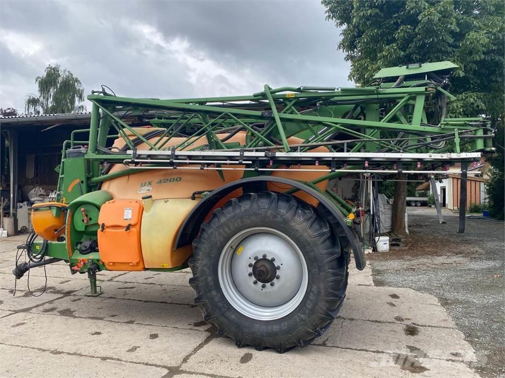Amazone UX 4200 Vlečne škropilnice