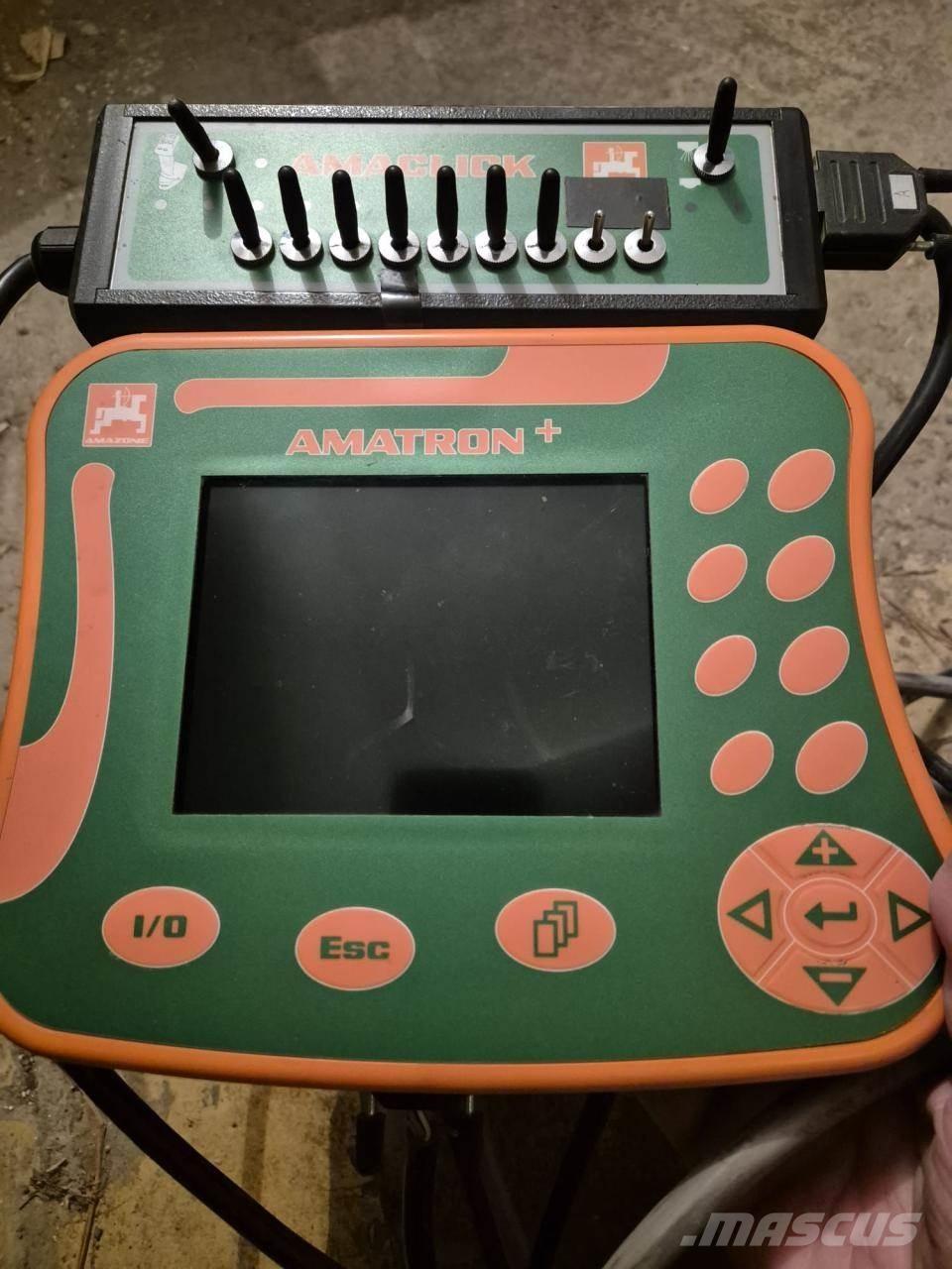 Amazone UX 4200 Vlečne škropilnice