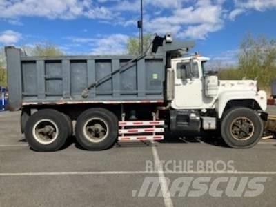 Mack RD 690 SX Kiper tovornjaki