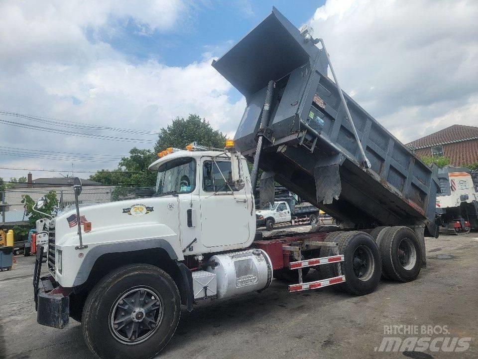 Mack RD 690 SX Kiper tovornjaki