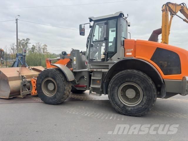 Weycor AR 250 Kolesni nakladalci