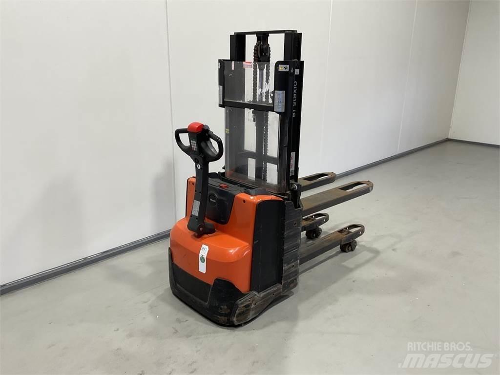 Toyota SWE200D Samopogonski ročni viličarji
