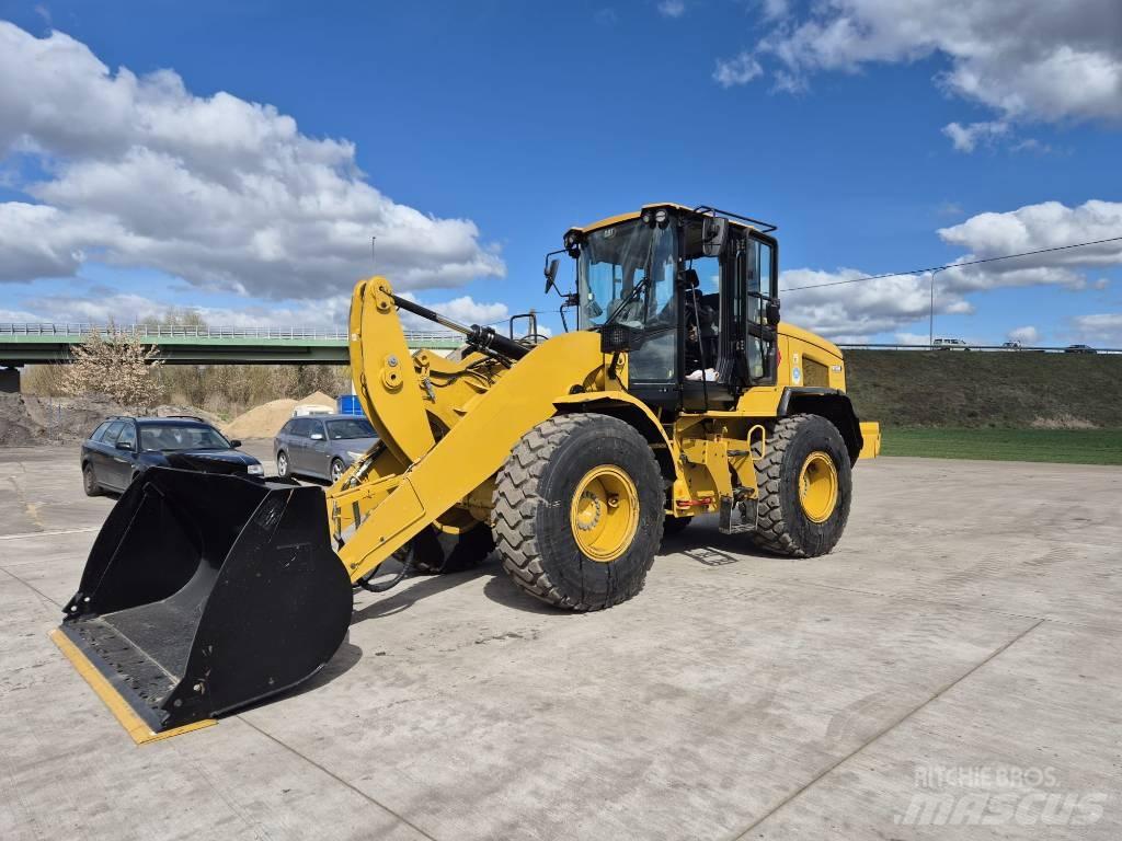 CAT 926M Kolesni nakladalci