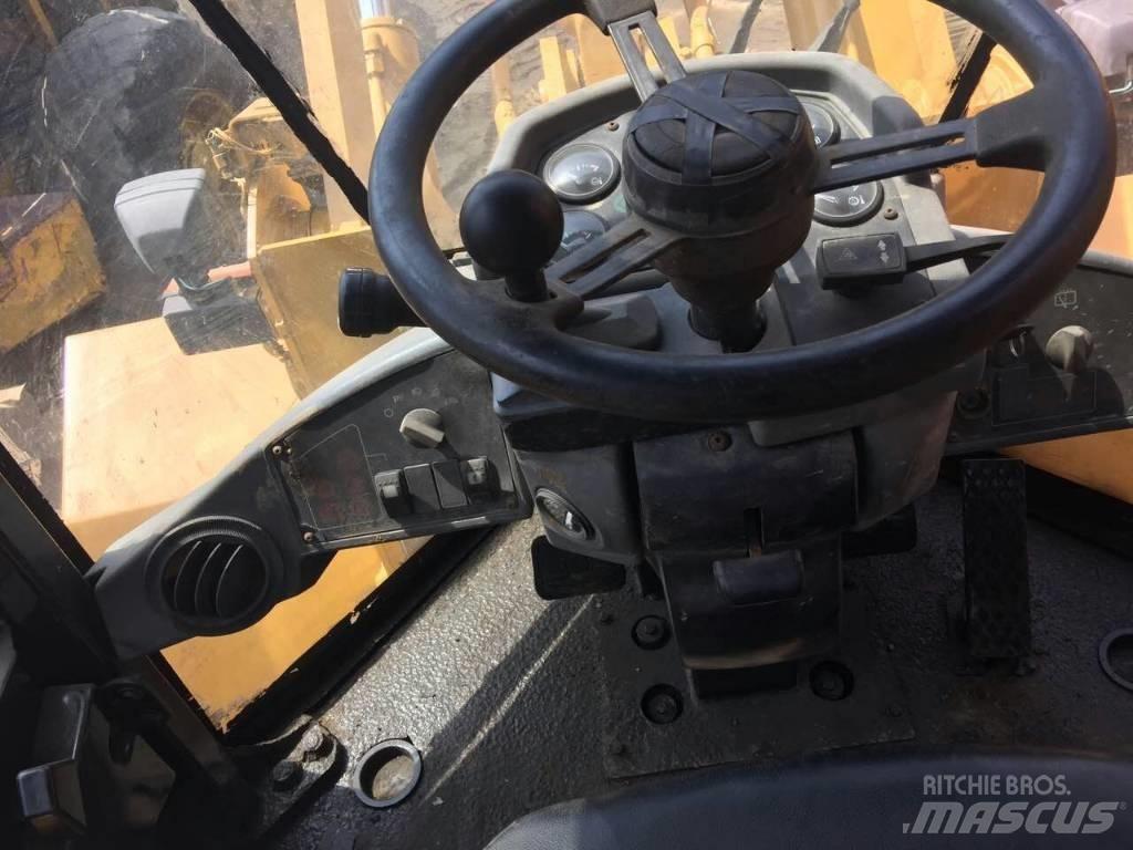 CAT 938 G Kolesni nakladalci
