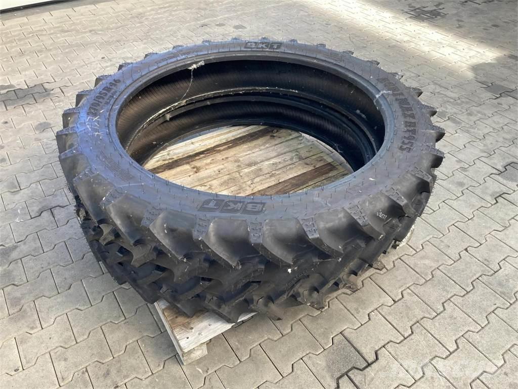 BKT 270/95R46 Gume, kolesa in platišča