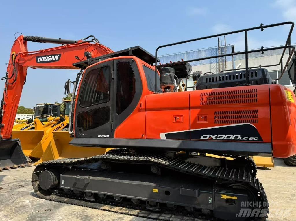 Doosan DX 300 LC-9C Bagri goseničarji