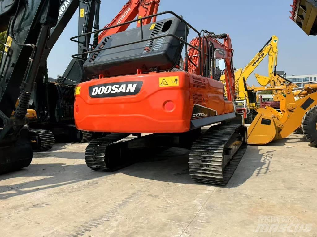 Doosan DX 300 LC-9C Bagri goseničarji