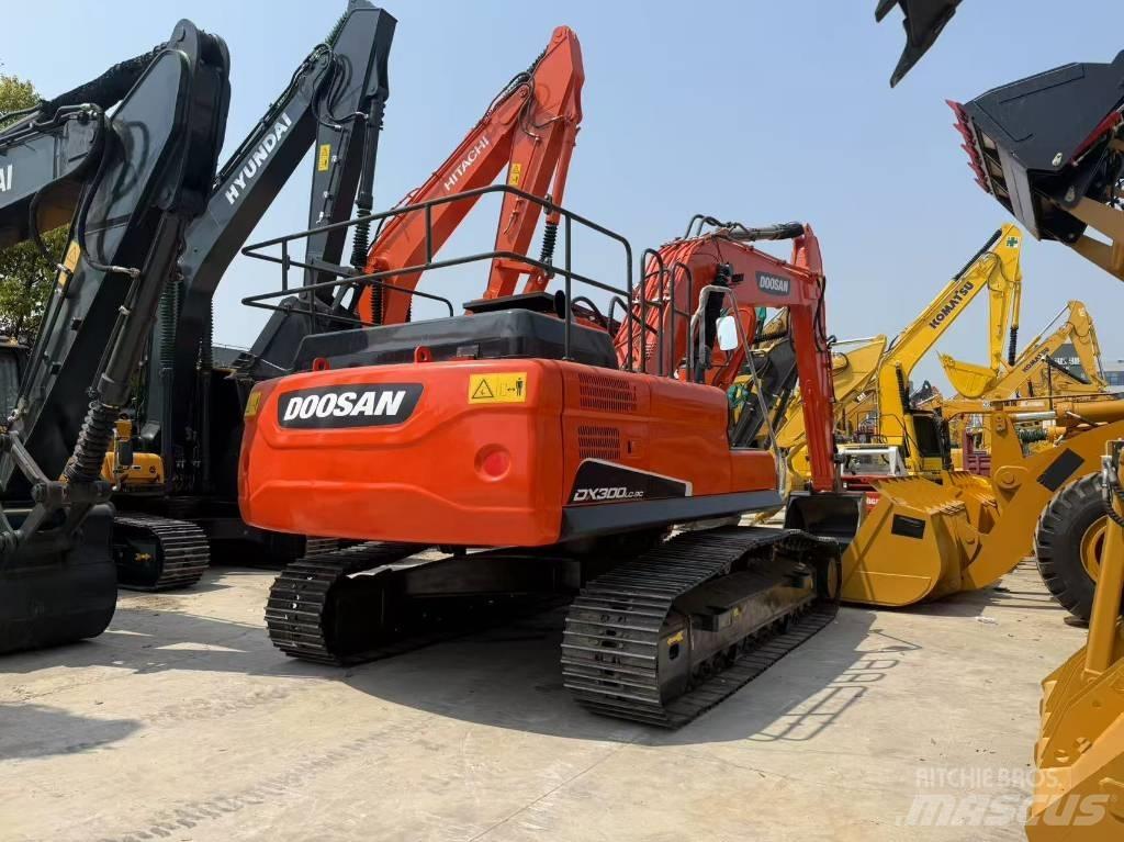 Doosan DX 300 LC-9C Bagri goseničarji