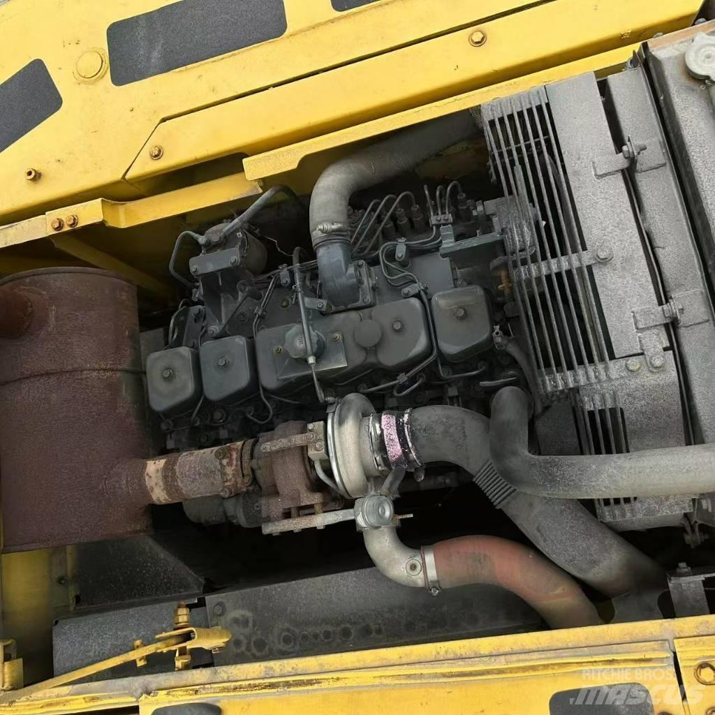 Komatsu 220-7 Bagri goseničarji