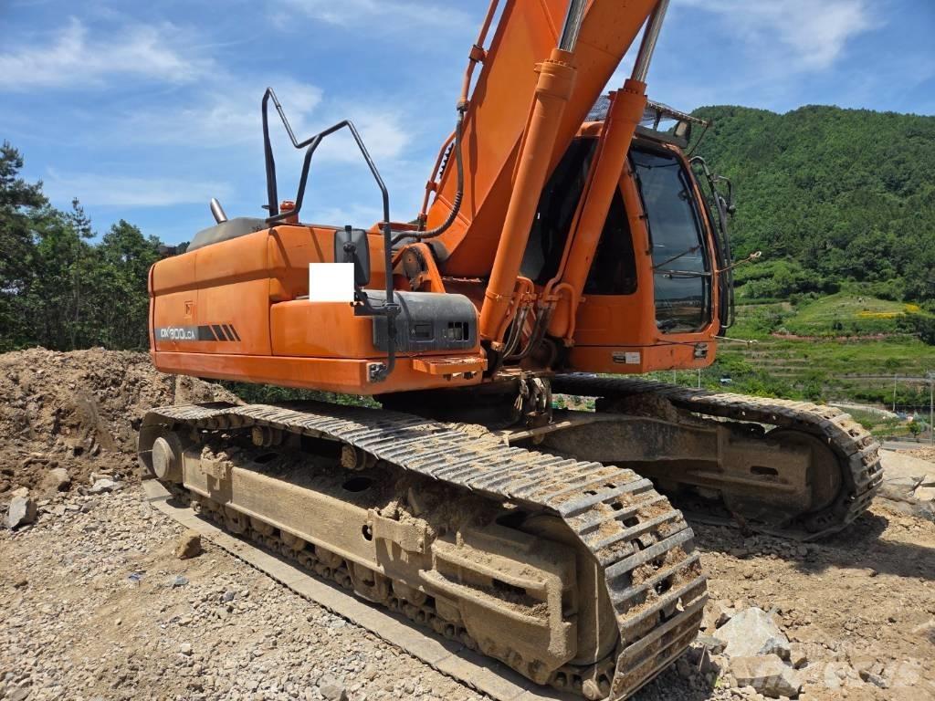 Doosan DX 300 LCA Bagri goseničarji