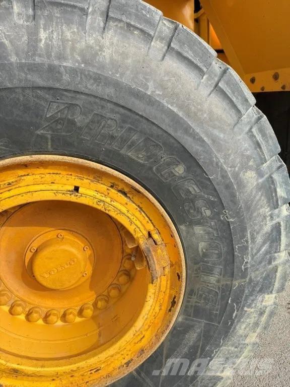 Volvo L150E Kolesni nakladalci