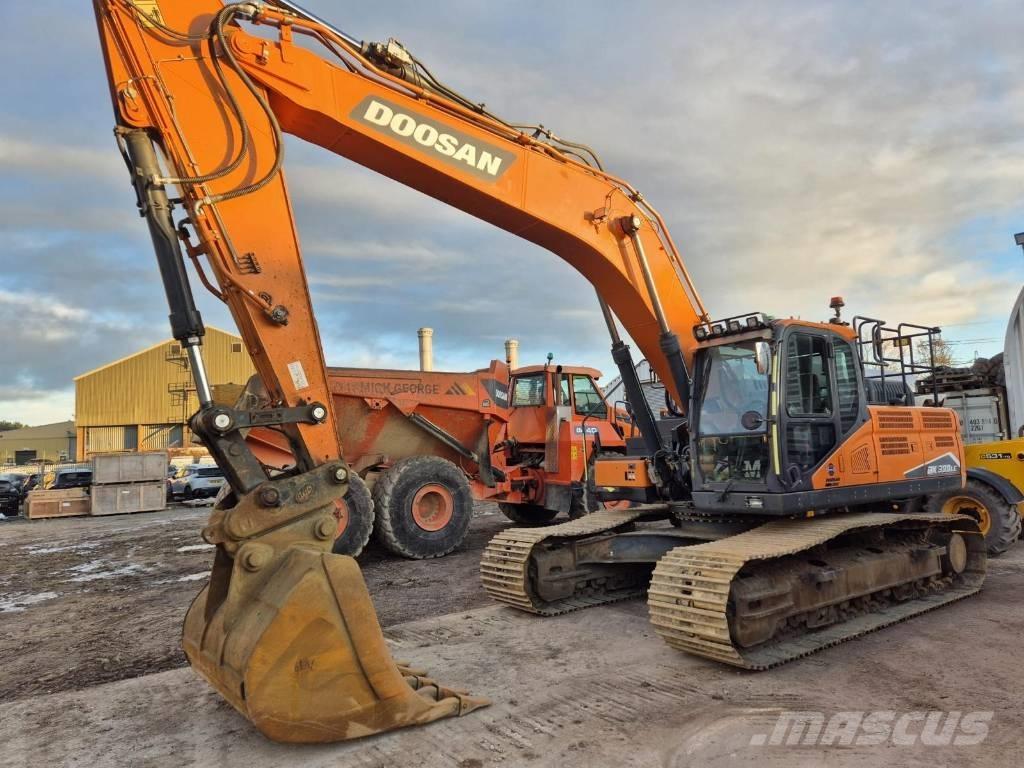 Doosan DX 300 LC 5 Bagri goseničarji