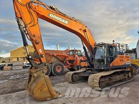 Doosan DX 300 LC 5 Bagri goseničarji