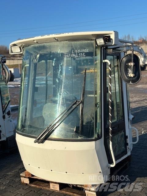 Liebherr L 538 CAB Kabine in notranjost