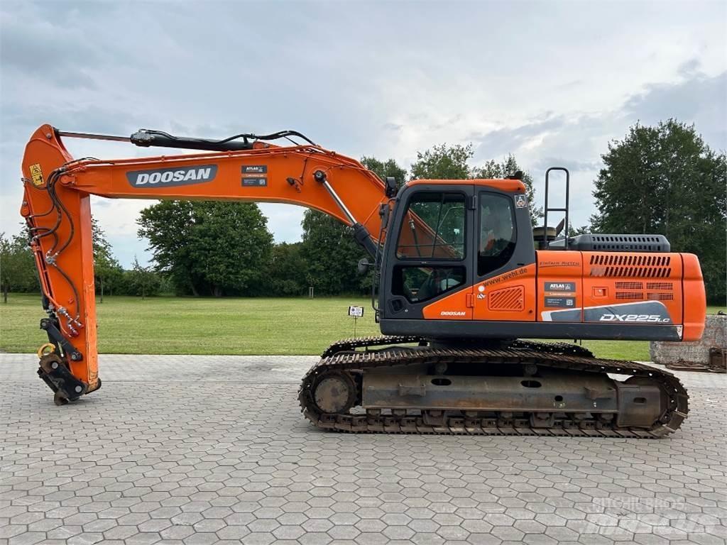 Doosan DX225LC-5 Bagri goseničarji