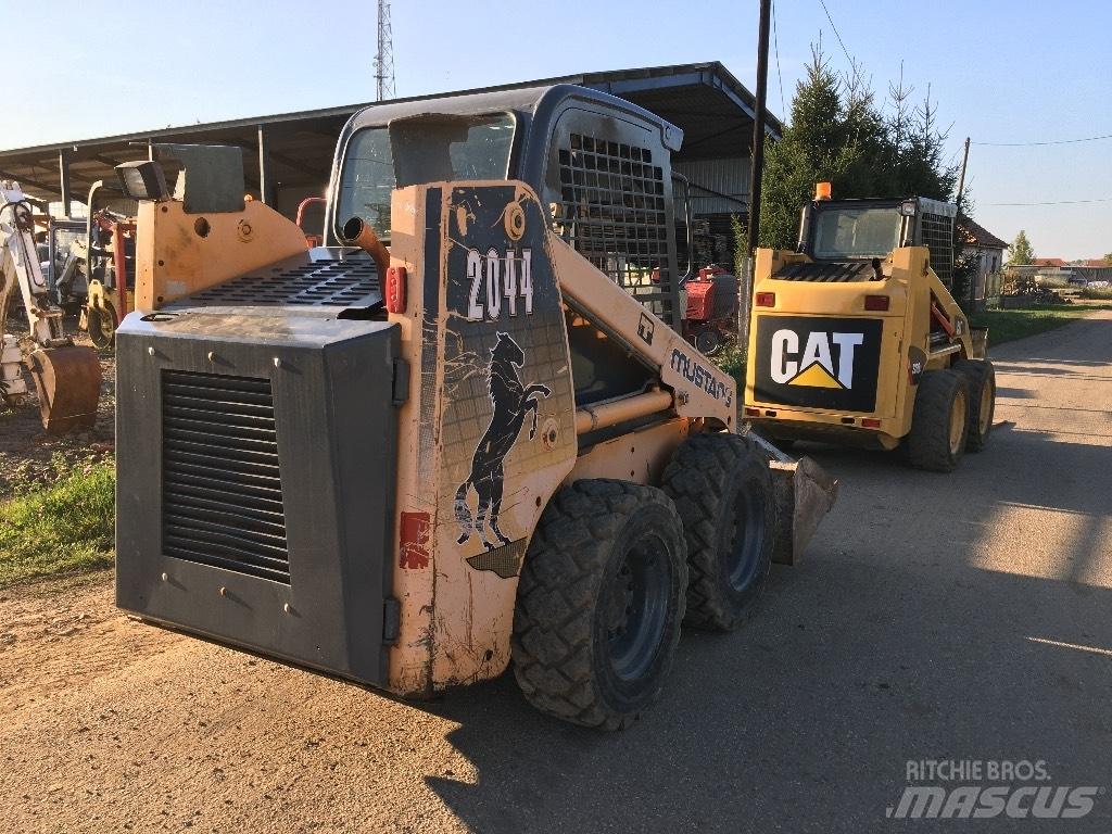 Mustang 2040 Skid steer mini nakladalci