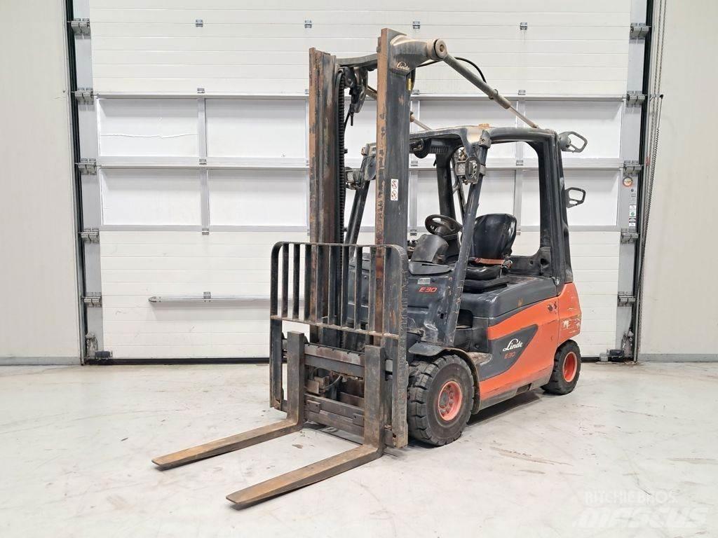 Linde E30-01 Električni viličarji