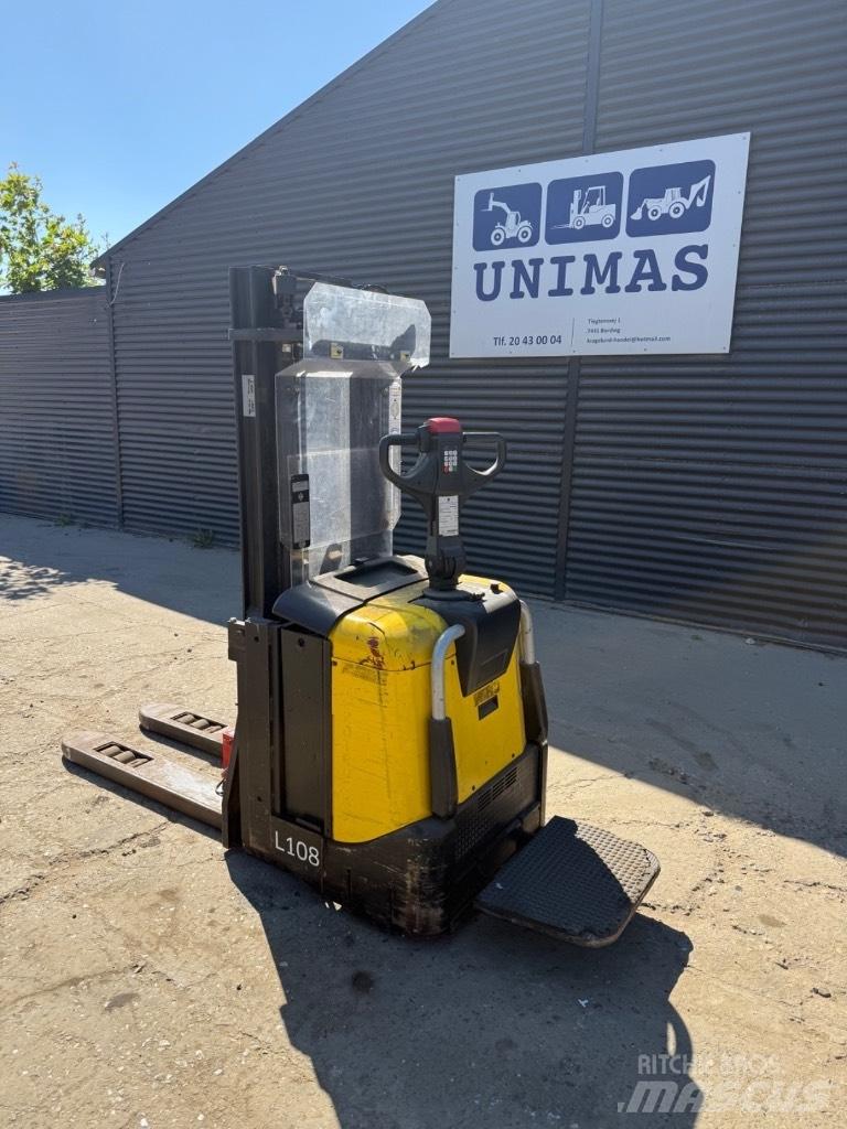 BT SPE 125 Ročni električni viličar
