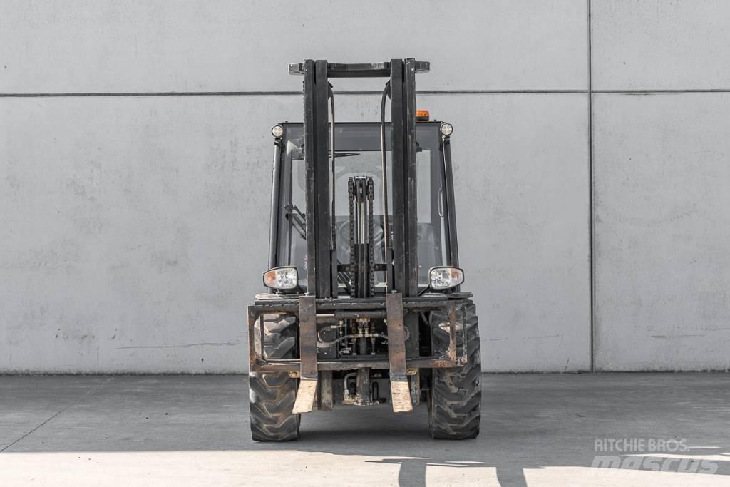 Manitou MC 25-4 Dizelski viličarji