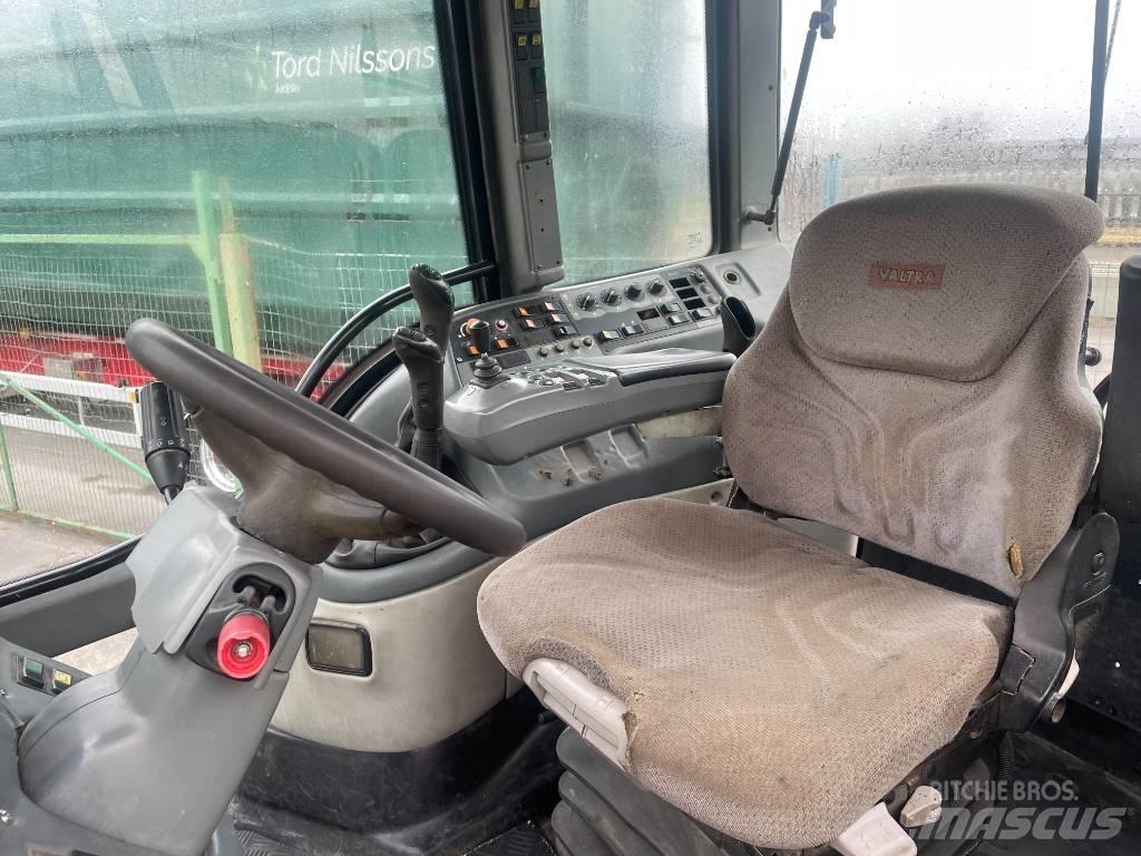 Valtra T 190 Traktorji