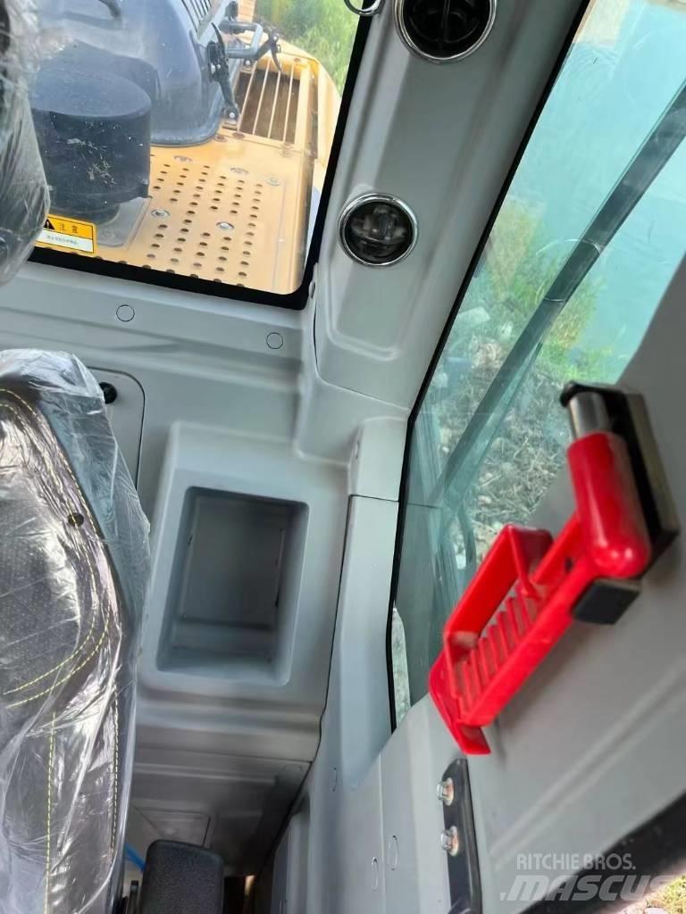 XCMG XE200DA Bagri goseničarji