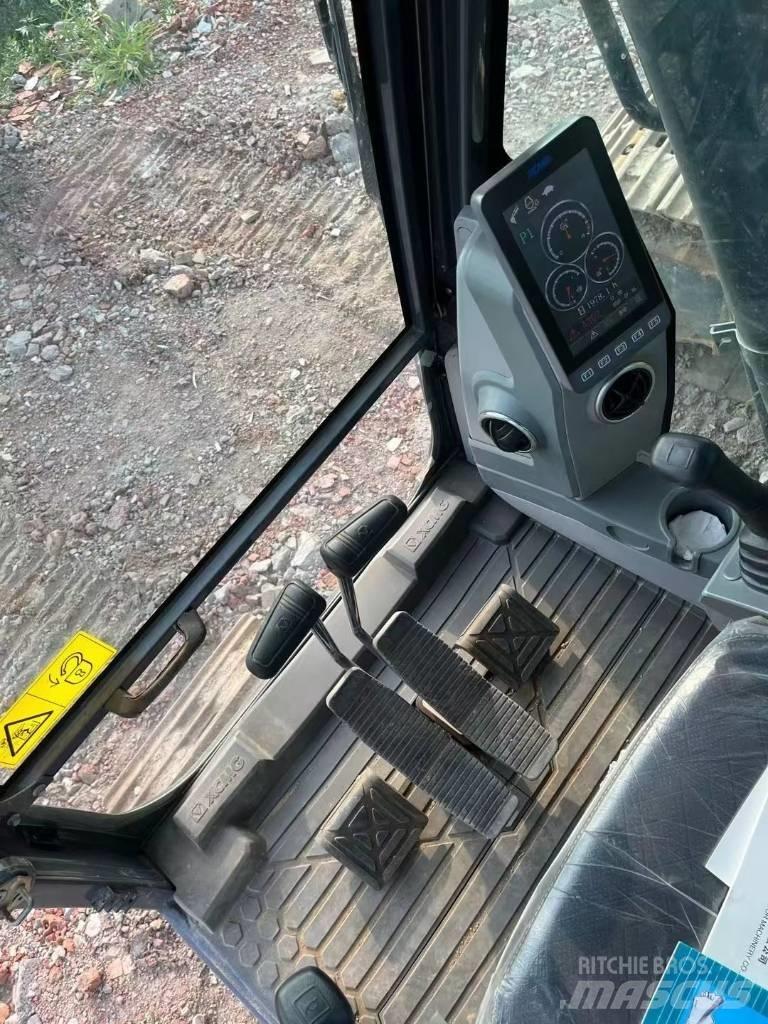 XCMG XE200DA Bagri goseničarji