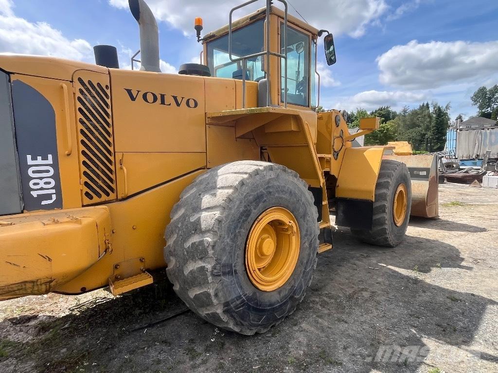 Volvo L 180 E Kolesni nakladalci