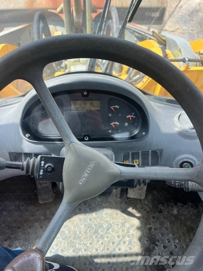 Volvo L 180 E Kolesni nakladalci