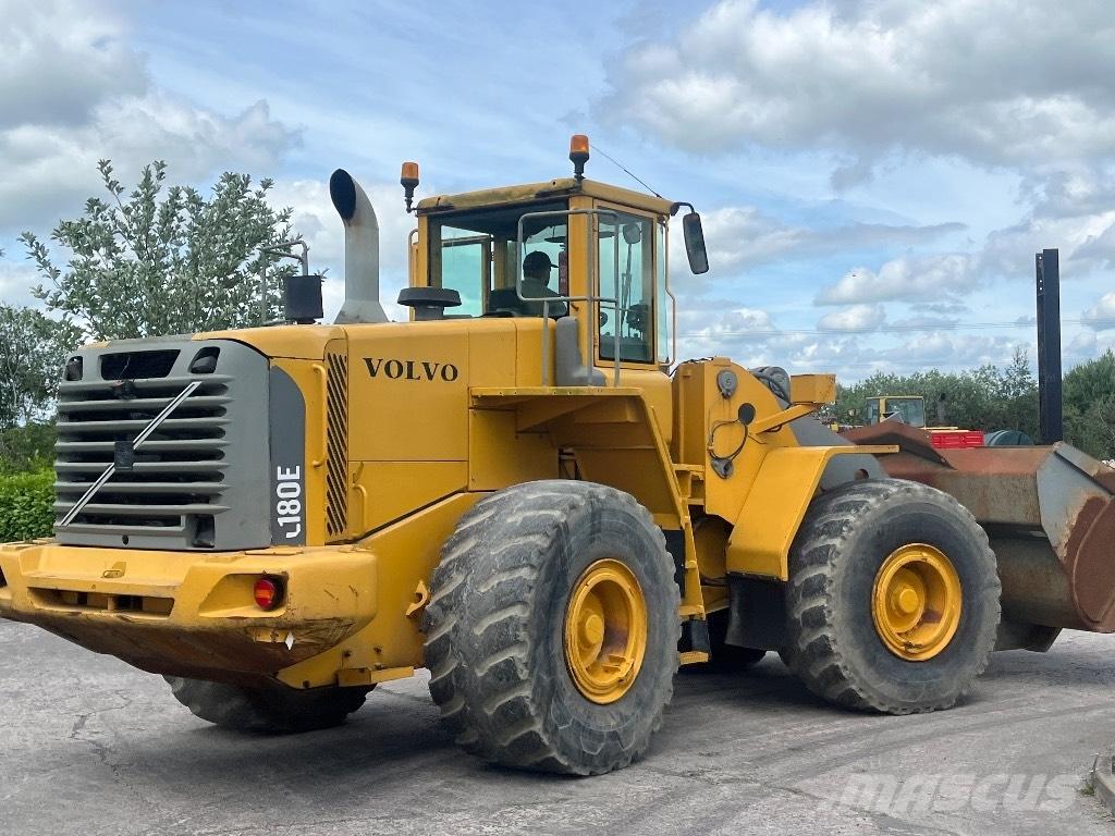 Volvo L 180 E Kolesni nakladalci