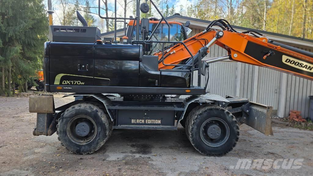 Doosan DX 170 W Bagri na kolesih