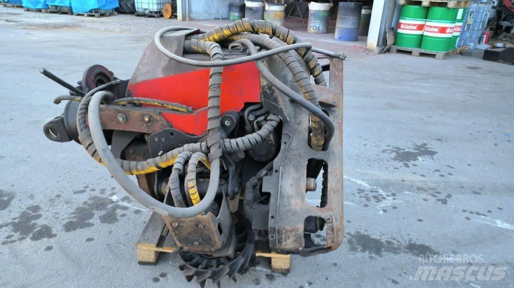 Komatsu 350 Harvesterji
